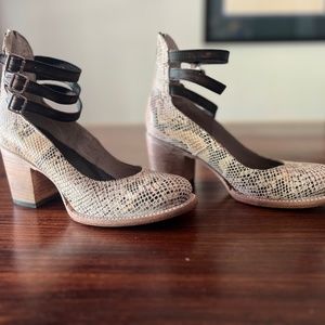 Freebird White Snake Randi, Size 9, new.